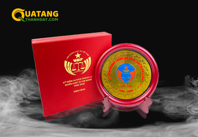 bảng vinh danh gỗ đồng tròn