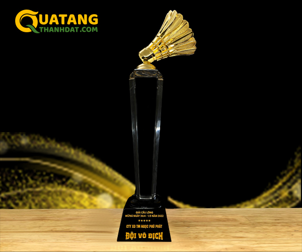 cúp vinh danh pha lê cầu lông